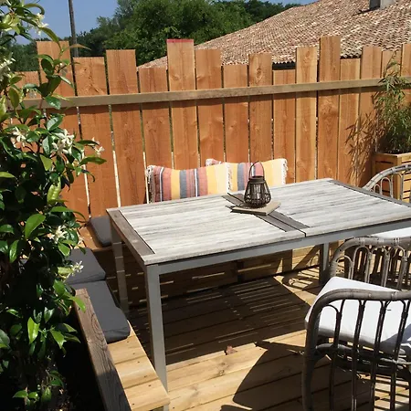 Les Bulles De Bordeaux 3* Salleboeuf