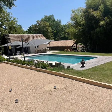 Les Bulles De Bordeaux 3* Salleboeuf